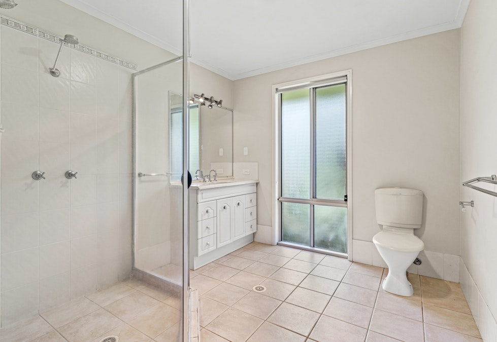 48 Whispering Valley Drive, Richmond Hill, NSW, 2480 - Image 13