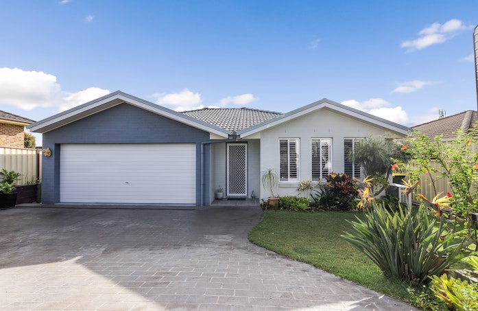35 Keith Andrews Avenue, South West Rocks, NSW, 2431 - Image 1